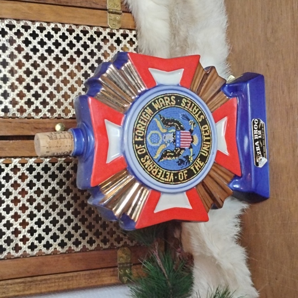 . Vintage VFW Ezra Brooks Liquor Bottle 185 Veterans Of Foreign Wars 75th - Picture 1 of 7